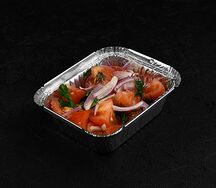Салат с томатами и красным луком