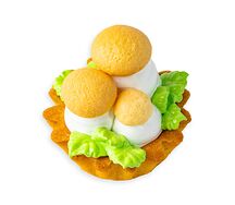 Корзиночка с белковым кремом