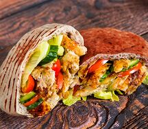 Шаверма по-деревенски в ржаной пите