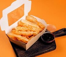 Катламка с брусничным соусом