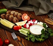 Фалафель с овощами