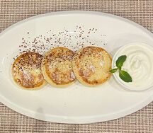 Сырники классические со сметаной