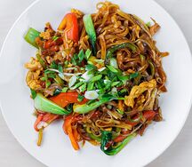 Рисовая лапша с курицей