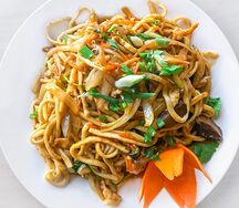 Яичная лапша с курицей