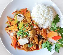 Жареные грибы Цао Гу с курицей