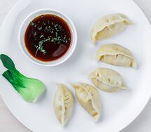 Китайские пельмени с курицей отварные