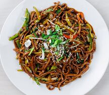 Гречневая лапша с овощами