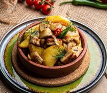 Жареный картофель с грибами