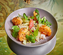 Салат с креветками и помело