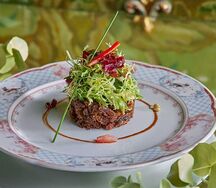 Зелёный салат с хрустящей уткой