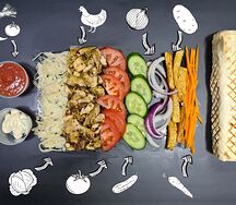 Фирменная шаурма на углях с курицей и аджикой