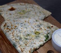 Кутаб с сыром