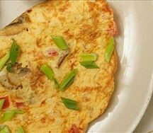 Омлет с томатами, грибами и моцареллой