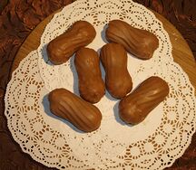 Эклер шоколадный