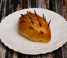 Пирожок-ёжик с творогом