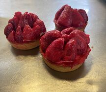 Тарталетка с клубникой