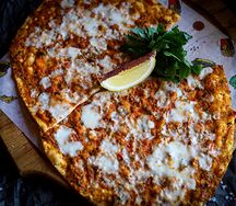 Лахмаджун с сыром