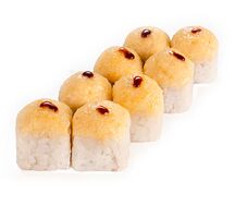 Ролл чиз - курица п/ф, сыр пармезан, сыр сливочный, салат, унаги соус, чеснок, рис, нори