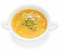 Суп куриный - куриное филе, куриный бульон, лапша удон, морковь, лук репчатый
