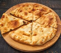 Осетинский пирог с курицей и грибами с сыром