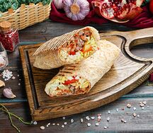 Шаурма куриная на углях в армянском лаваше