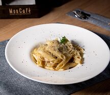 Паста с курицей и шампиньонами