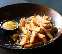 Картофель фри с пармезаном