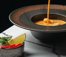 Том ям с морепродуктами