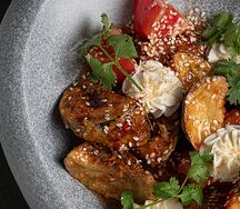 Салат с хрустящими баклажанами