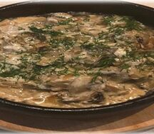 Грибы жареные с луком и сметаной
