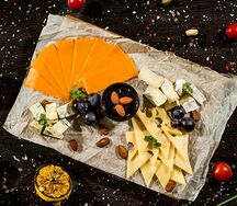 Ассорти европейских сыров