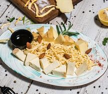 Ассорти копченые сыры