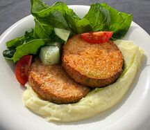 Крабкейки с картофельным пюре