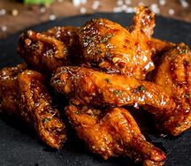 Крылышки куриные в фирменном соусе