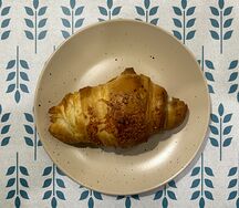 Круассан с ветчиной и сыром
