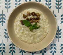 Каша овсяная с мёдом и грецкими орехами