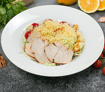 Салат Цезарь с курицей