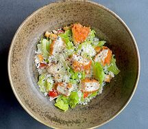 Азиатский цезарь с курицей