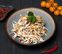 Салат с дайконом и говядиной