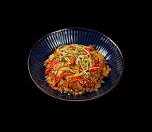 Жареный рис с курицей