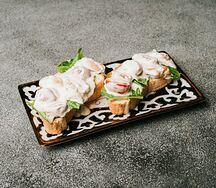 Брускетта с мидиями