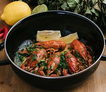 Вареный рак с соусом Том Ям (средний)