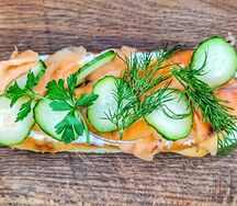 Брускетта с семгой