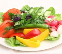 Ассорти из свежих овощей