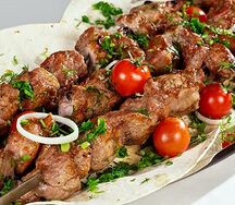 Шашлычок из свинины 200/50/50/30 г