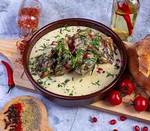 Чкмерули с цыпленком корнишоном