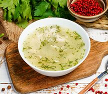 Куриный бульон с домашней лапшой