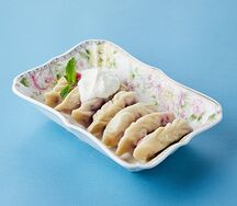 Вареники с вишней и сметаной