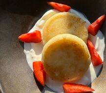 Сырники со сметаной из топленого молока