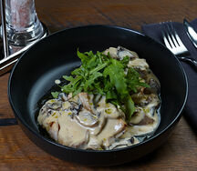 Куриное филе под соусом из грибов